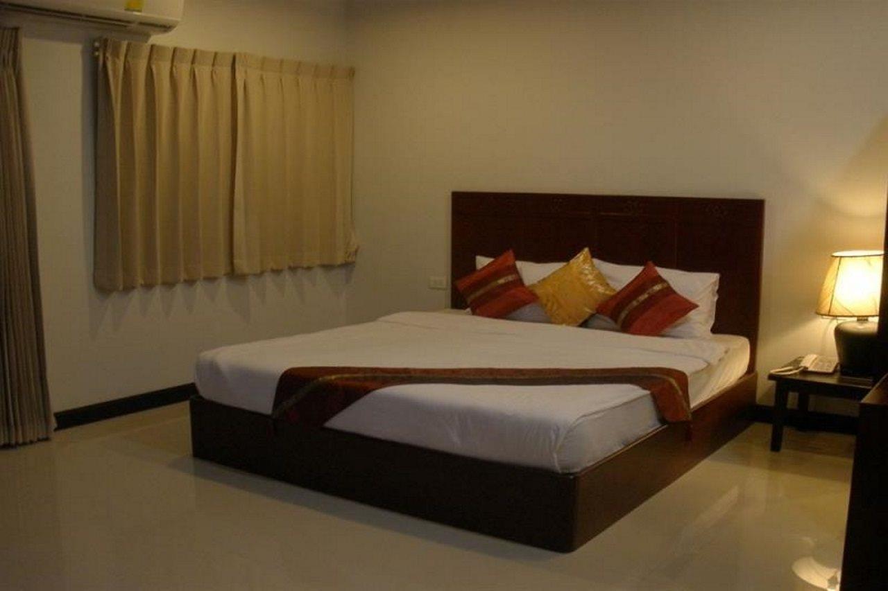 Nasa Mansion Appartement Phuket Buitenkant foto