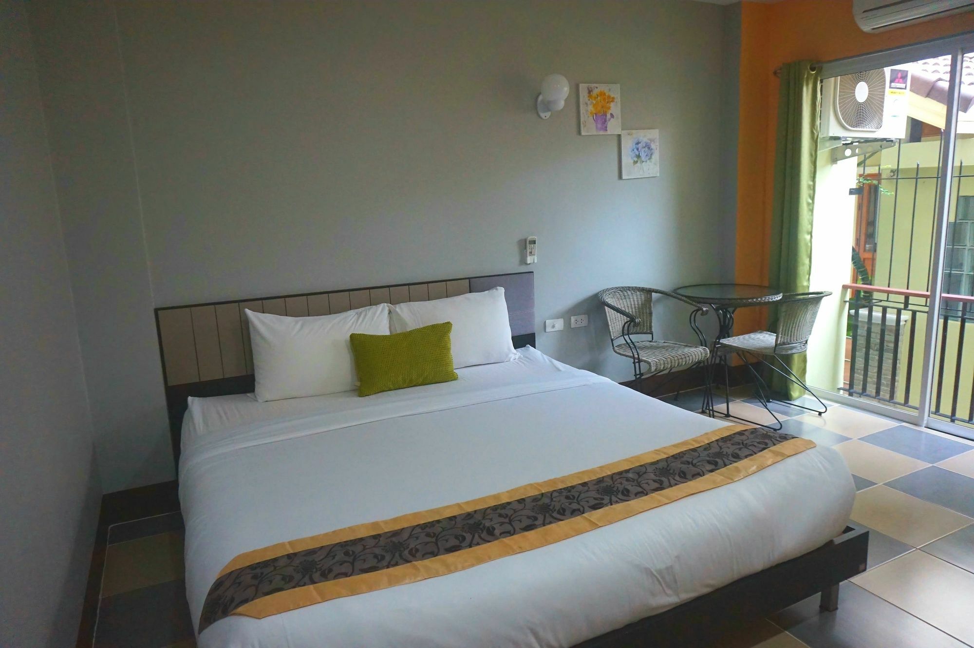 Nasa Mansion Appartement Phuket Buitenkant foto