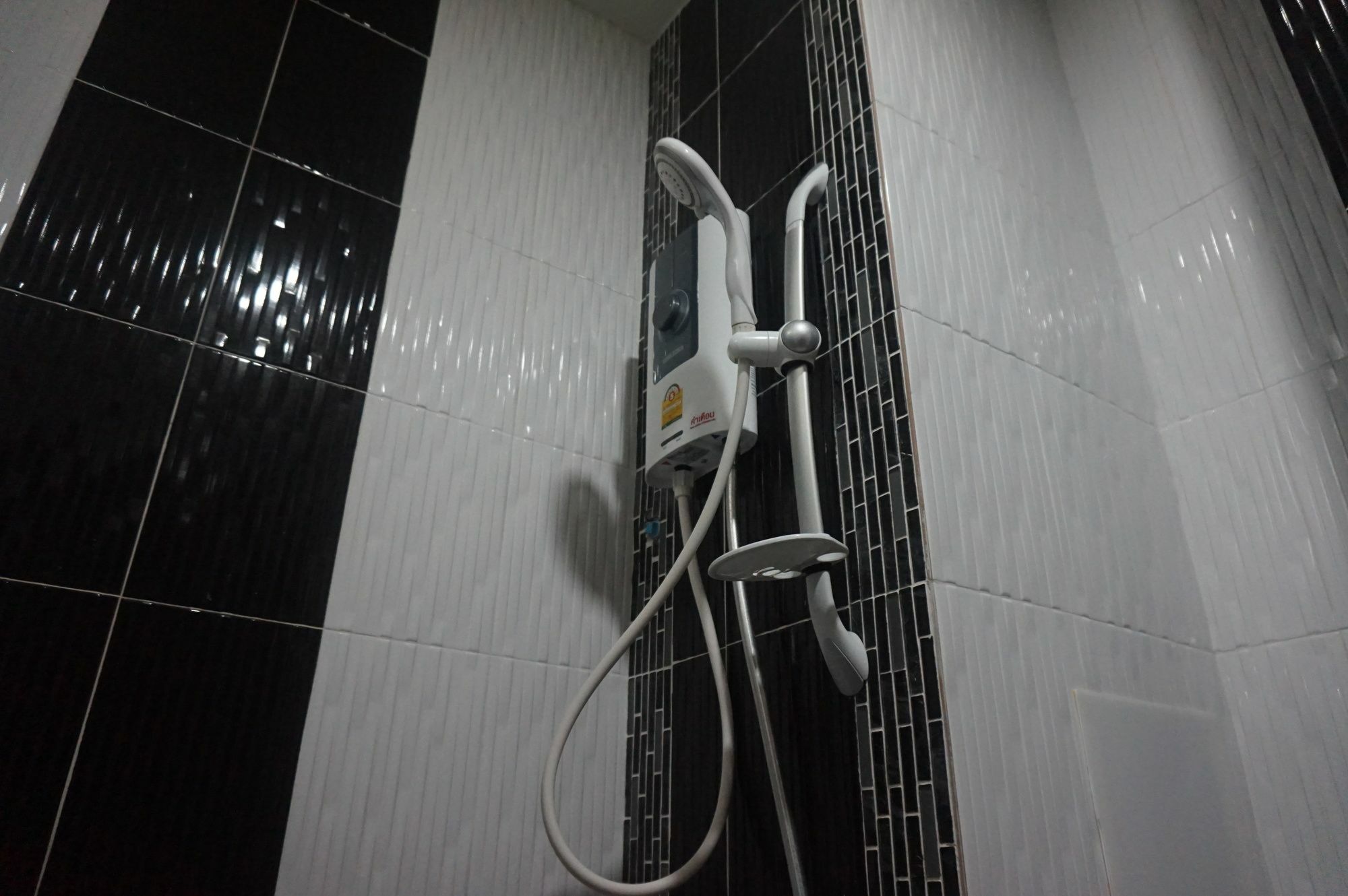 Nasa Mansion Appartement Phuket Buitenkant foto