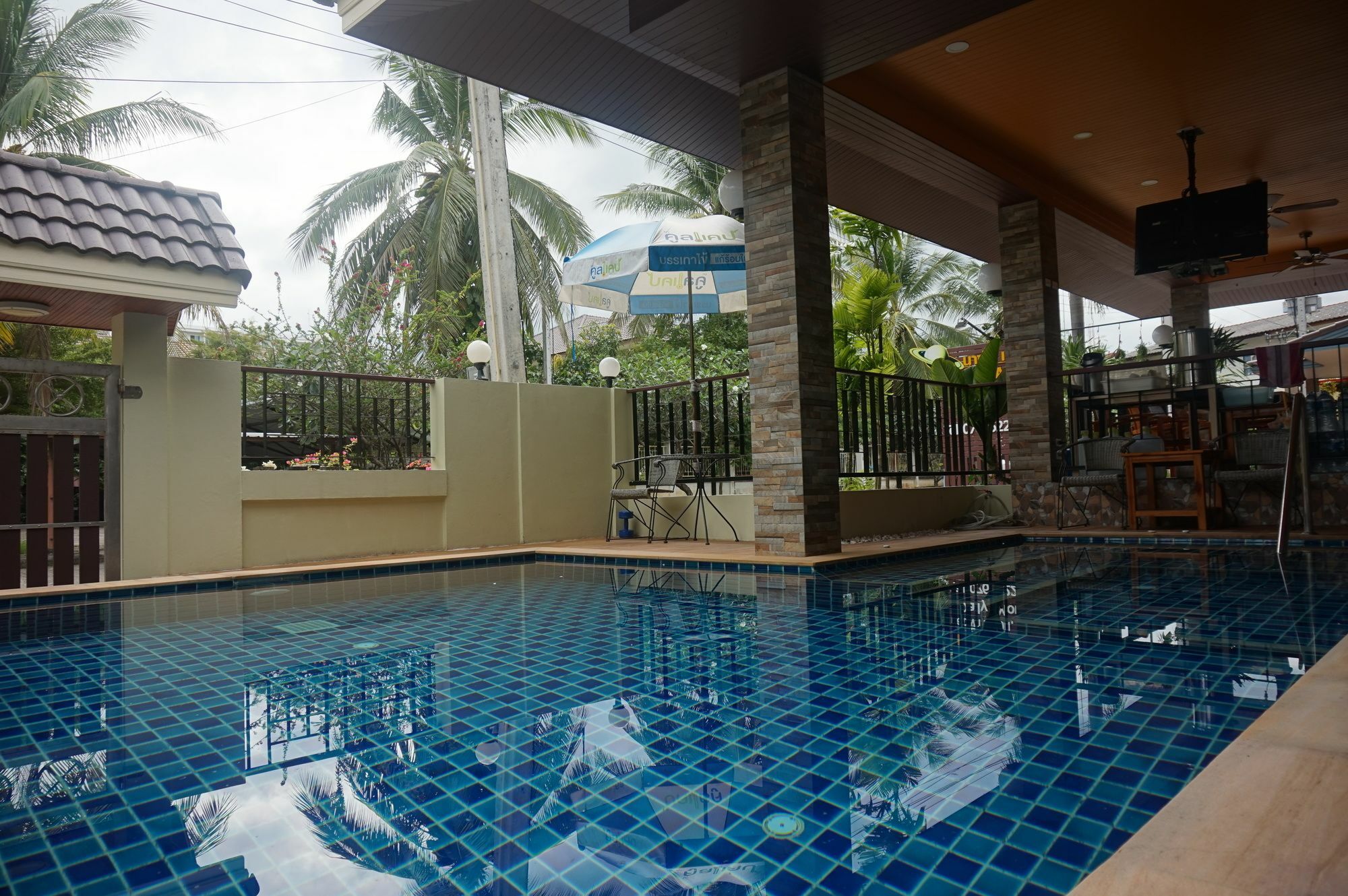 Nasa Mansion Appartement Phuket Buitenkant foto
